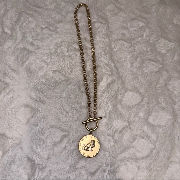 Other Jewelry - Leo Zodiac Sign Gold Bar Closure Necklace